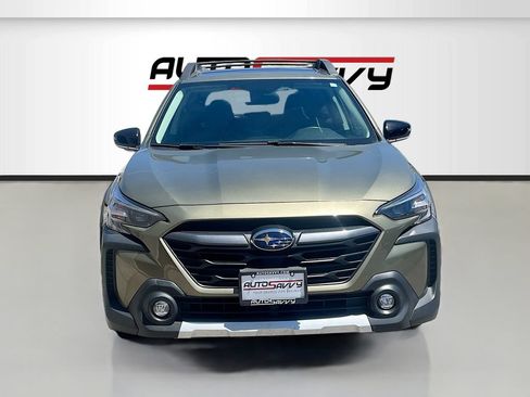 Used 2025 Subaru Outback Limited AWD/4WD image 2