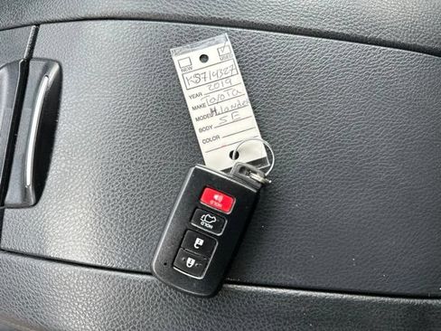 Used 2019 Toyota Highlander XLE AWD/4WD image 48