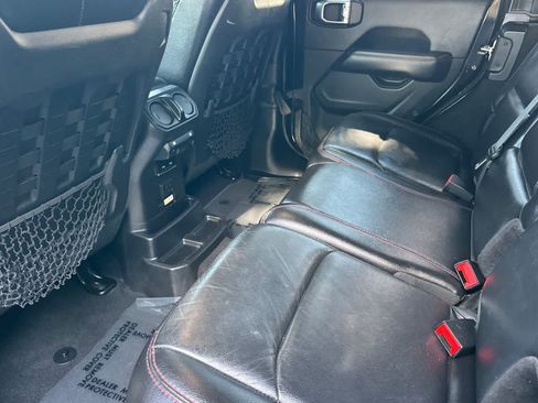 Used 2019 Jeep Wrangler Unlimited Rubicon AWD/4WD image 5