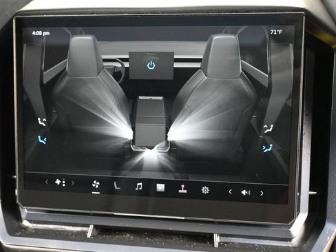 Used 2024 Tesla Cybertruck AWD Crew Cab image 37