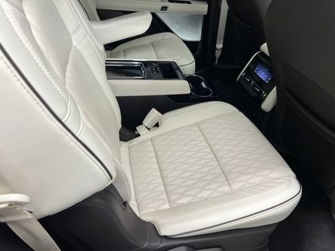 Used 2024 Lincoln Aviator Black Label AWD/4WD image 22