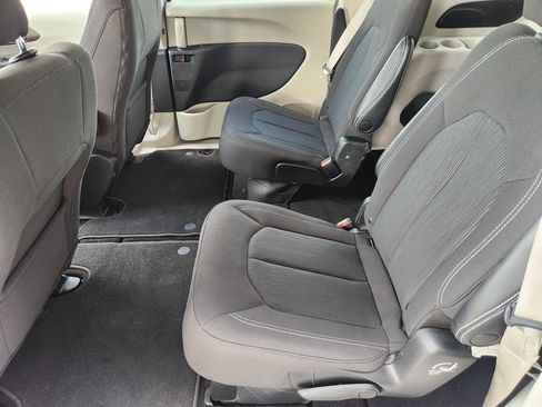Used 2023 Chrysler Voyager LX FWD image 32