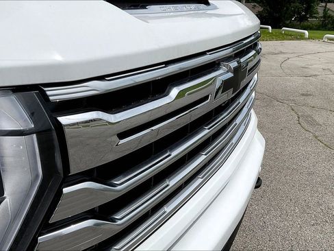 Used 2024 Chevrolet Silverado 3500 LTZ w/ LTZ Plus Package AWD/4WD image 30