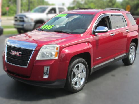 Used 2013 GMC Terrain SLE w/ Convenience Package FWD image 2
