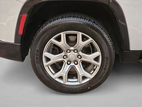 Used 2022 Jeep Wagoneer Series II AWD/4WD image 18
