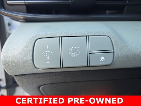Certified 2025 Hyundai Elantra Limited image 26