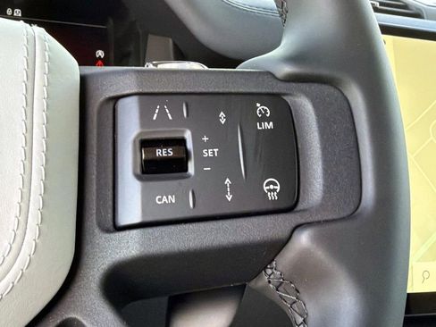 New 2026 Land Rover Defender 110 OCTA AWD/4WD image 31
