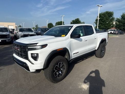 Used 2024 GMC Canyon AT4X AWD/4WD image 3