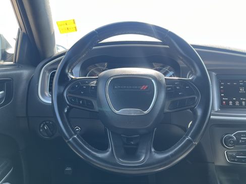 Used 2022 Dodge Charger SXT RWD image 7