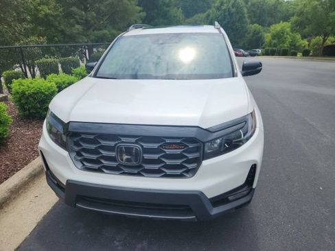 Used 2024 Honda Passport TrailSport image 7