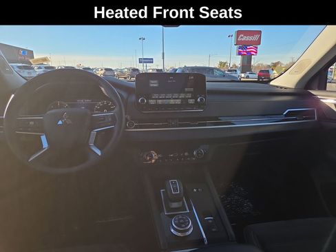 Used 2023 Mitsubishi Outlander LE image 18