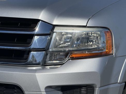 Used 2017 Ford Expedition XLT image 22