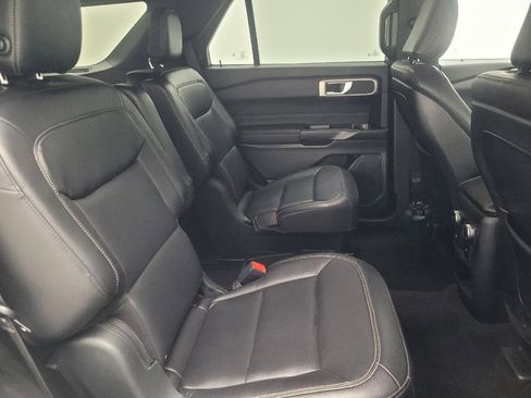 Used 2020 Ford Explorer XLT w/ Equipment Group 202A AWD/4WD image 19