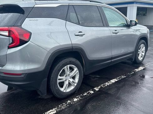 Used 2023 GMC Terrain SLE w/ Driver Convenience Package AWD/4WD image 4