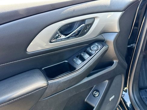 Used 2018 Chevrolet Traverse LT AWD/4WD image 8