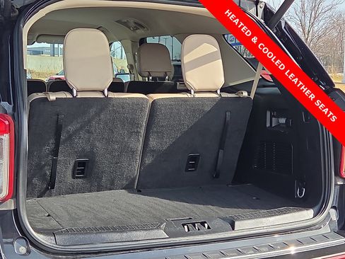 Used 2023 Ford Explorer Limited image 9