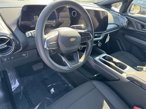 New 2026 Chevrolet Equinox EV LT image 10