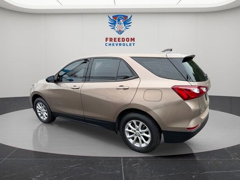 Used 2019 Chevrolet Equinox LS AWD/4WD image 3