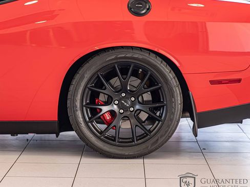 Used 2015 Dodge Challenger SRT Hellcat image 8