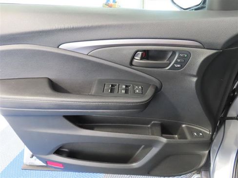 Used 2023 Honda Passport EX-L image 17