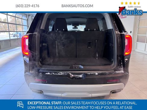 Certified 2022 GMC Acadia SLE w/ Driver Convenience Package image 7