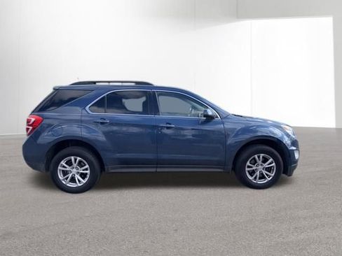 Used 2017 Chevrolet Equinox LT w/ Convenience Package image 4