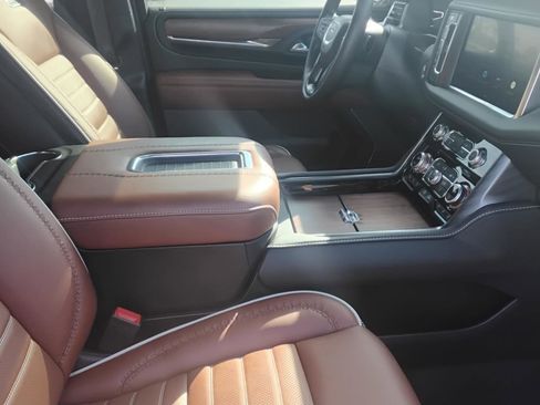 Used 2024 GMC Yukon Denali Ultimate image 28
