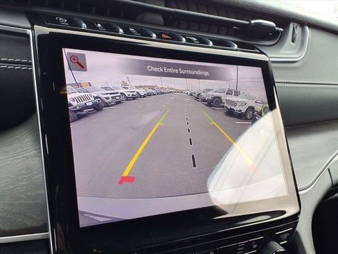 Used 2023 Jeep Grand Cherokee L Limited image 13