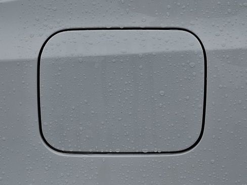 Used 2025 Toyota Corolla LE image 30