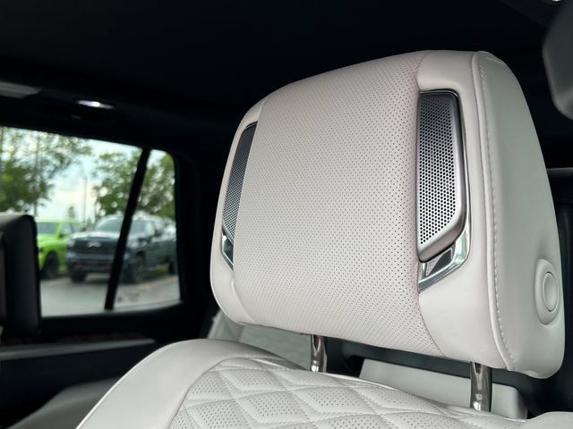 Used 2025 Cadillac Escalade Sport Platinum w/ LPO, Floor Liner Package AWD/4WD image 42
