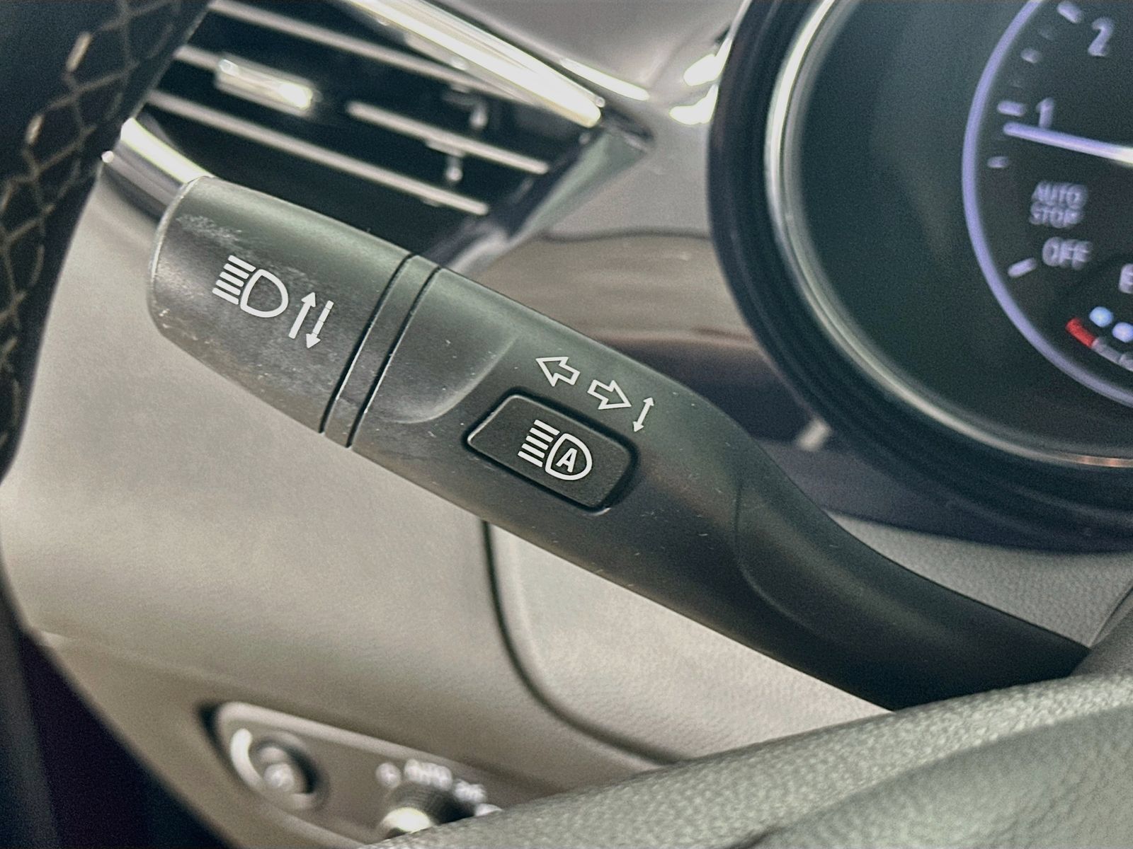 Used 2023 Buick Encore GX Select AWD/4WD image 20