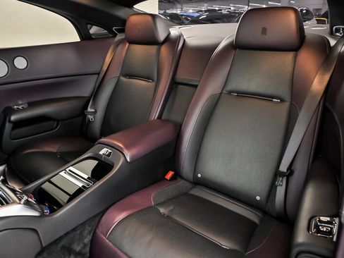 Used 2018 Rolls-Royce Wraith RWD image 21