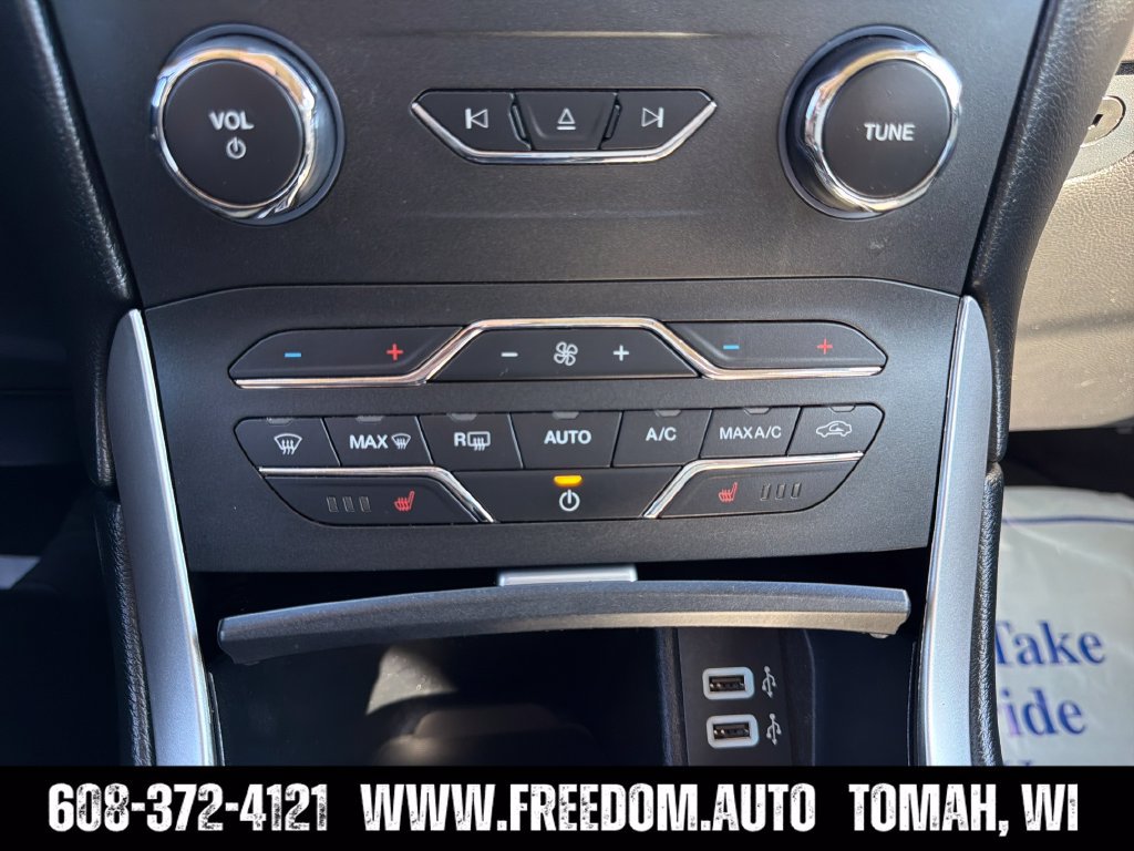 Used 2016 Ford Edge SEL w/ Equipment Group 201A AWD/4WD image 19