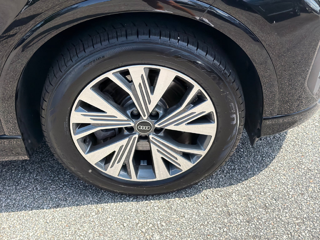 Used 2023 Audi Q4 e-tron Premium Plus RWD image 12