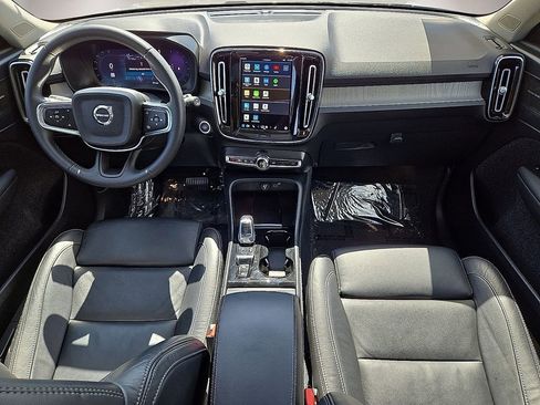 Used 2023 Volvo XC40 B5 Plus w/ Driver Assist Package AWD/4WD image 17