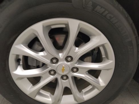 Used 2020 Chevrolet Equinox LT w/ Driver Convenience Package image 31