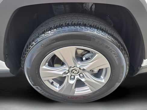 Used 2024 Toyota RAV4 XLE AWD/4WD image 31