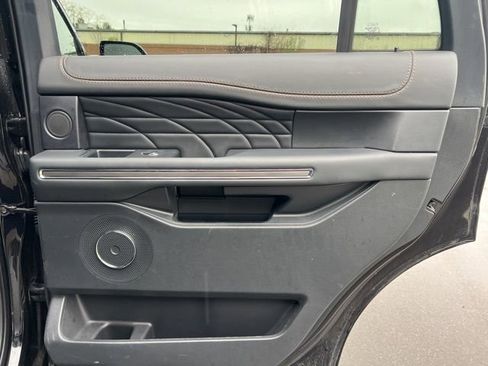 Used 2023 Ford Expedition Platinum AWD/4WD image 13
