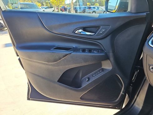 Used 2020 Chevrolet Equinox LT w/ Sport Edition image 32