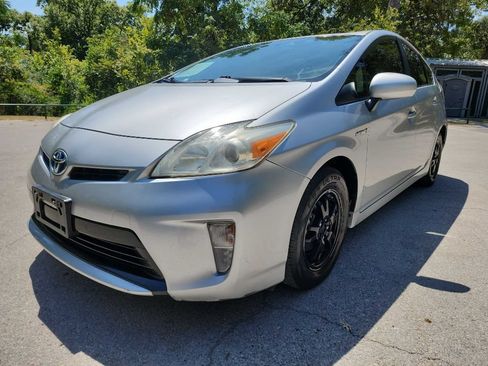 Used 2012 Toyota Prius Two FWD image 3
