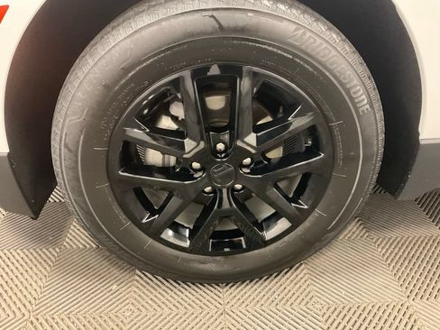 Used 2022 Chevrolet Equinox LT AWD/4WD image 14