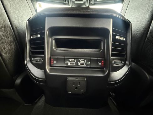 Used 2022 RAM 1500 Limited w/ Body-Colour Bumper Group image 32