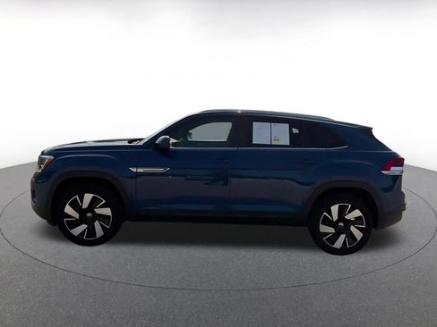 Used 2025 Volkswagen Atlas Cross Sport SE FWD image 9