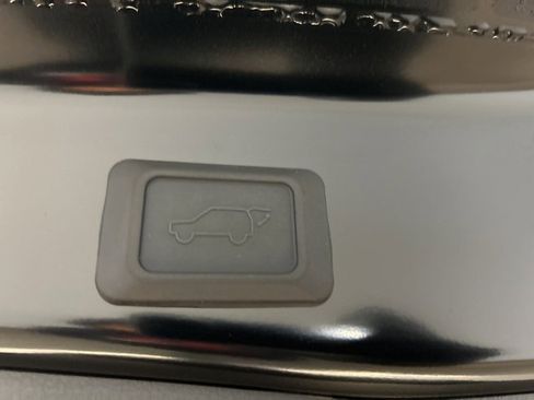 New 2025 Toyota RAV4 XLE image 18