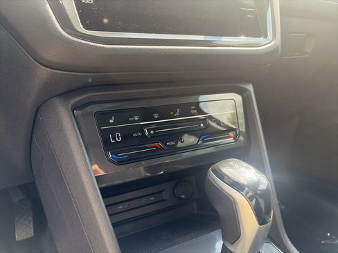 Certified 2022 Volkswagen Tiguan SE AWD/4WD image 31