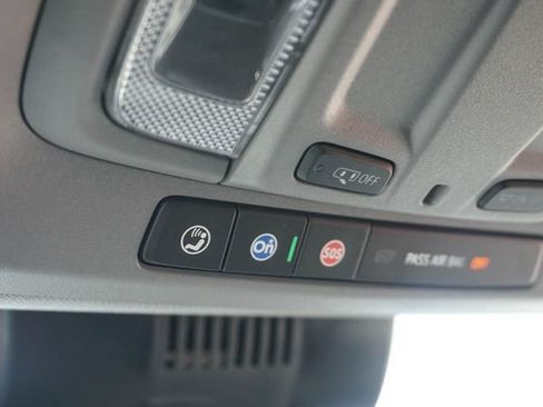 Used 2025 GMC Sierra 1500 SLT AWD/4WD image 14
