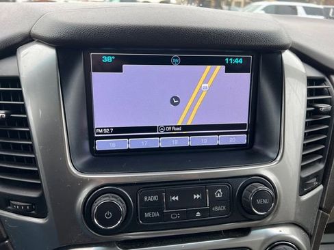 Used 2018 Chevrolet Suburban LT image 21