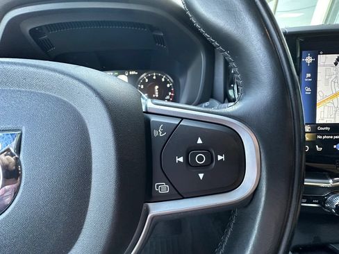 Used 2019 Volvo XC60 T5 Momentum w/ Multimedia Package FWD image 31