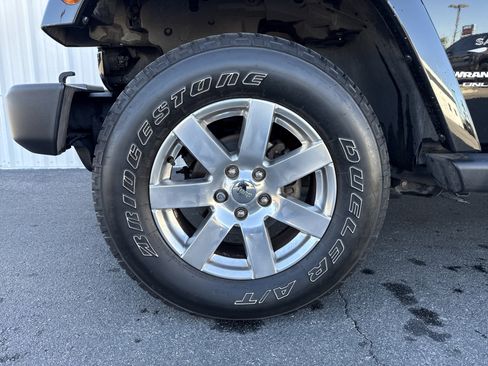 Used 2018 Jeep Wrangler Unlimited Sahara w/ Connectivity Group image 6