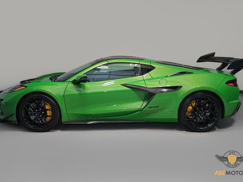 Used 2026 Chevrolet Corvette ZR1 w/ ZR1 Carbon Fiber Aero Package image 5